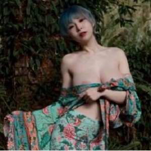 OnlyFans女神黎菲儿《三头犬》视频在线