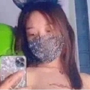 爆赞黑吃瓜趣睡衣，91精选身材的网红美少女，鲜嫩多汁的神器