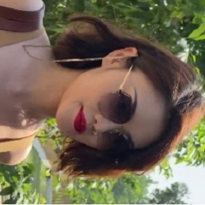 2V紧身瑜伽裤+大罩杯美女视频6.96G百度云分享