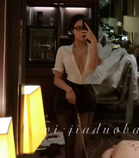 佳多饱：人前女神人后小狗，10.7g补+新增露脸展示，百度平台上最受欢迎的视频博主