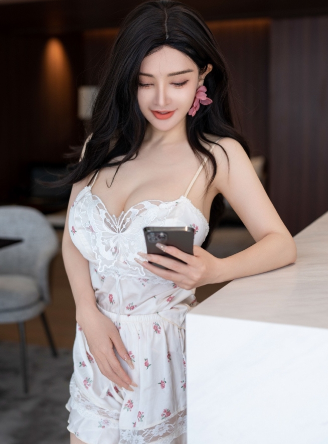 [转载搬运] [XINGYAN星颜社] 2024.07.12 VOL.255 模特合集 潘思沁＆李丽莎 [81P] [1+25m][百度盘]