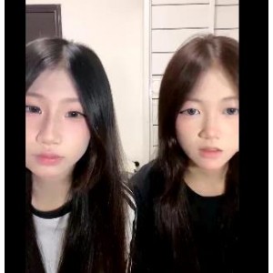 大学生闺蜜馒头车衣道具秀NC视频1V1.2G