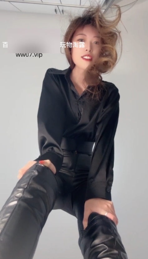 转载搬运玩物直播酒鸽皮裤皮靴红绿灯最新合集1V600M，分卷压缩请按提示解压