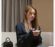 高价高端边缘美妞花臂纹身自拍最新合集1V484M，时长51分，水印广告，请谨慎下载！