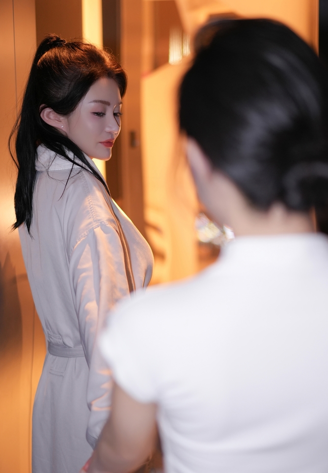 推特谭小灵13G合集540张图16个视频太销魂