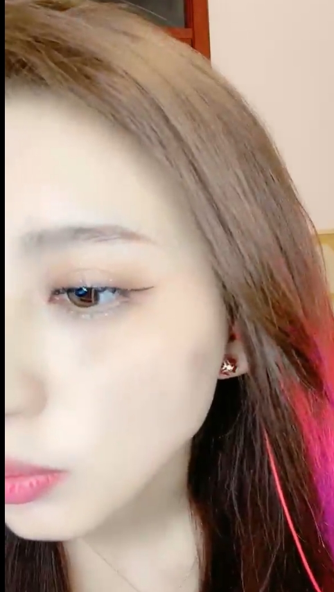 半糖瑶瑶眼镜杀御姐热舞40部2.05G黑丝暴击