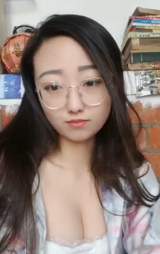 虎牙甜甜护士自拍2.53G超反差工作场所实录