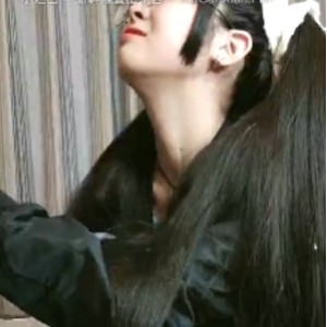 小女友双马尾纯欲风合集30V28G绝了