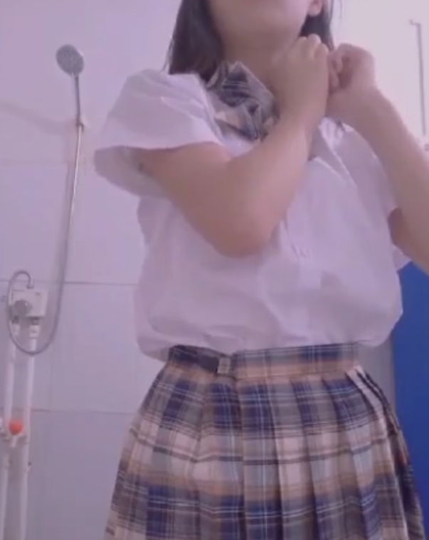 鱼儿酱18部私拍合集270M推特展示优质身材