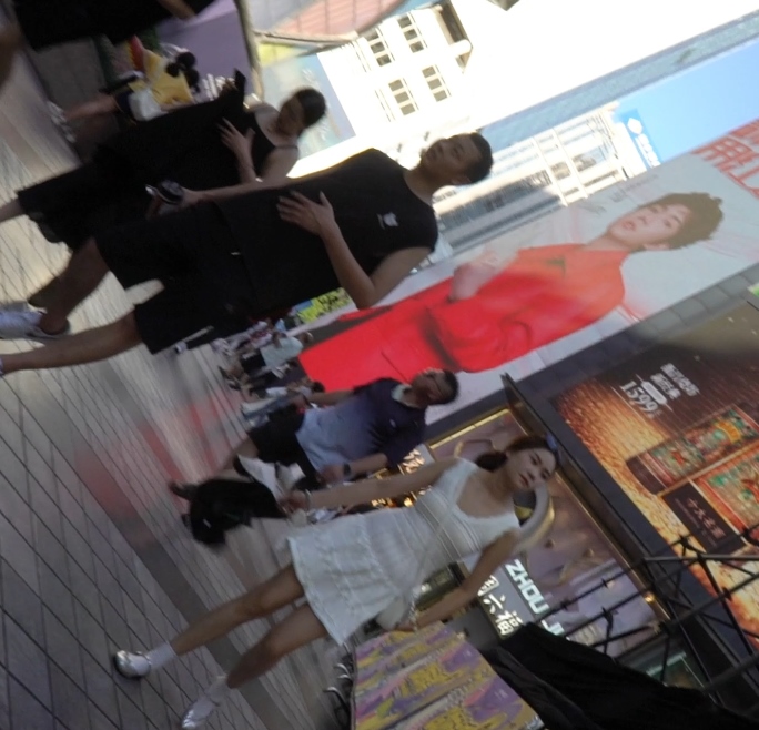 空城白裙小姐姐逛街实拍1V277MB绝密展示