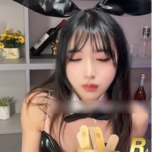 妖娆伪娘露脸劲爆视频合集6部2.1G小巧精品