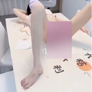 乱来大神小夕荤口合集38V15G优质妹子