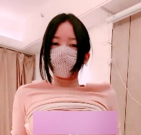 罕见文静小女生，双车灯若隐若现，第一视角展示魔鬼身材，声线超甜
