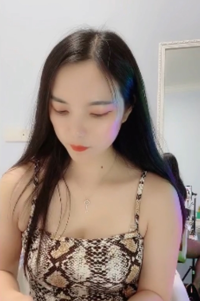 大美美花椒劲舞15V2.3G蜜桃身材太顶了