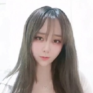 可爱萌妹童颜大罩杯私拍10部321M大饱眼福